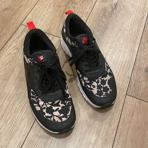 Nike Floral Sneakers Size 7.5